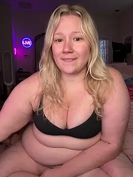 PiggyRose online show from May 2026 11:54:02 PM