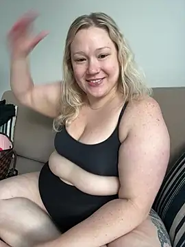 PiggyRose online show from May 2026 06:37:01 PM