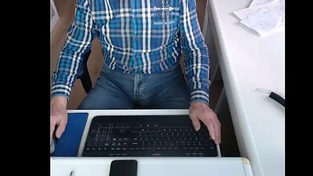 Snapshot of dutchpornking chatting on January 2025 07:58:01 AM dutchpornking online show from January 2025 07:58:01 AM