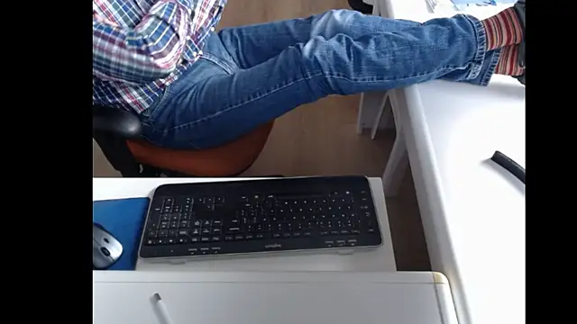 Snapshot of dutchpornking chatting on January 2025 11:17:01 AM dutchpornking online show from January 2025 11:17:01 AM