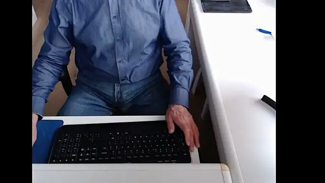 Snapshot of dutchpornking chatting on October 2025 07:09:01 AM dutchpornking online show from October 2025 07:09:01 AM