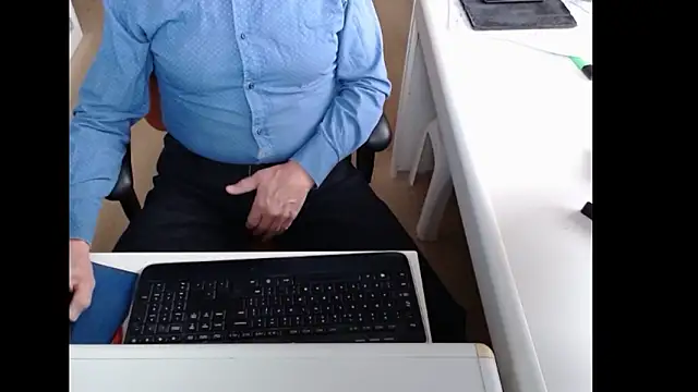 dutchpornking online show from February 2026 09:49:02 AM