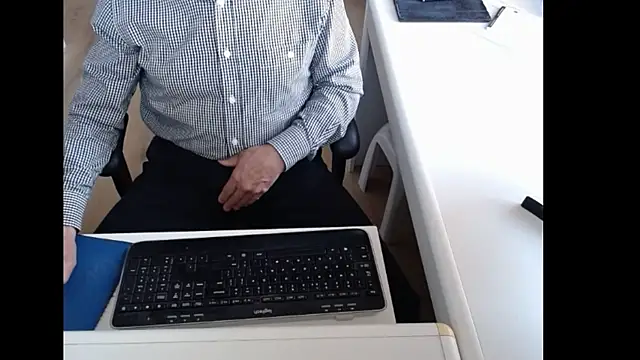 dutchpornking online show from April 2026 06:09:02 AM