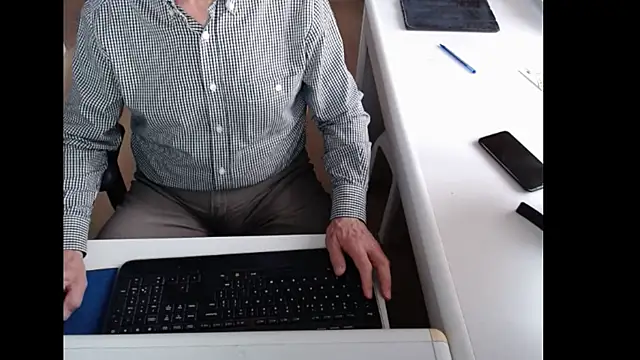 dutchpornking online show from May 2026 06:08:01 AM