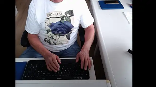dutchpornking online show from June 2026 06:34:02 AM