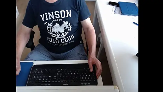 dutchpornking online show from June 2026 06:29:02 AM