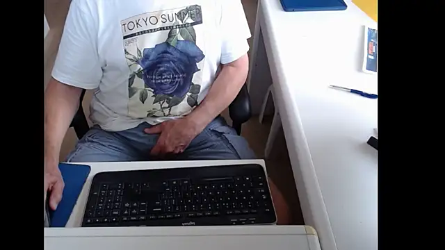 dutchpornking online show from June 2026 06:18:01 AM
