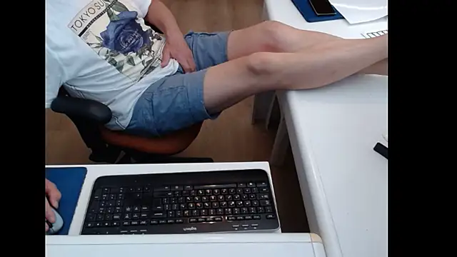 dutchpornking online show from June 2026 01:17:02 PM