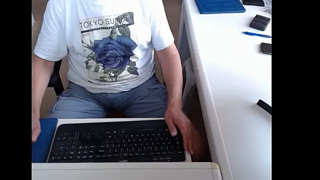 dutchpornking online show from July 2026 06:07:02 AM