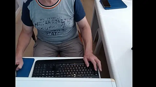 dutchpornking online show from July 2026 01:43:02 PM