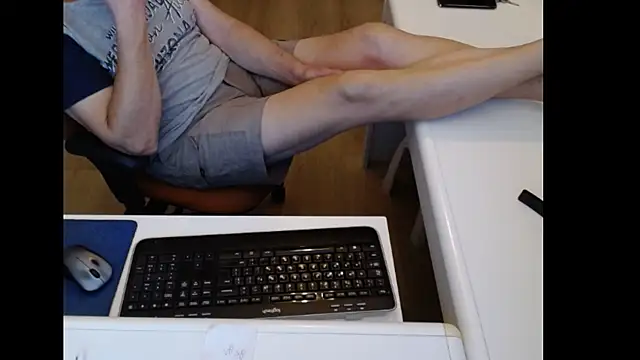 dutchpornking online show from August 2026 06:21:02 PM