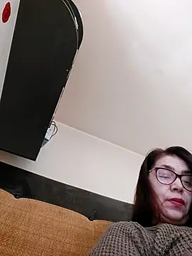 Snapshot of Chriss_Tinaa chatting on February 2026 09:32:01 AM Chriss Tinaa online show from February 2026 09:32:01 AM