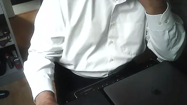 Snapshot of DUDURA@xh chatting on December 2024 10:27:02 AM DUDURAxh online show from December 2024 10:27:02 AM