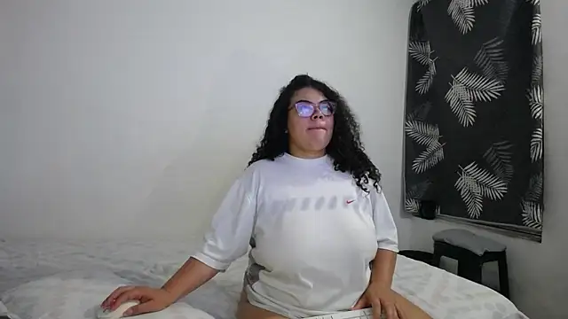 mabigomez00 online show from April 2026 09:13:01 AM