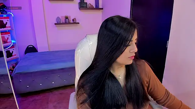 Snapshot of Catalinaa_martinez chatting on December 2024 08:18:02 PM Catalinaa martinez online show from December 2024 08:18:02 PM