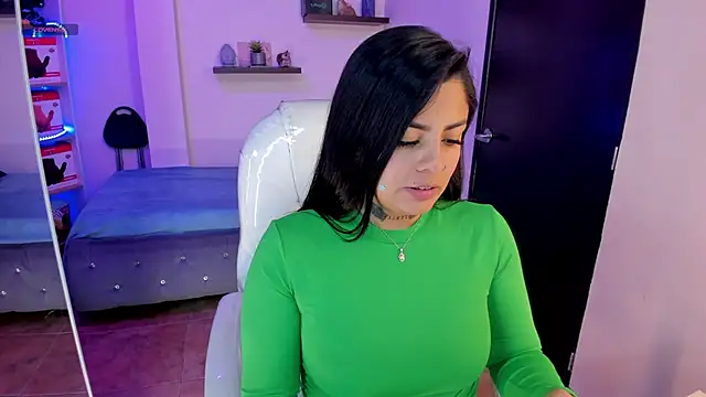 Snapshot of Catalinaa_martinez chatting on December 2024 08:58:02 PM Catalinaa martinez online show from December 2024 08:58:02 PM