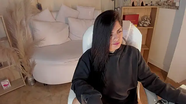 Snapshot of Catalinaa_martinez chatting on January 2025 05:27:01 AM Catalinaa martinez online show from January 2025 05:27:01 AM