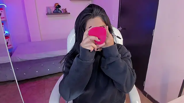 Snapshot of Catalinaa_martinez chatting on January 2025 08:44:01 PM Catalinaa martinez online show from January 2025 08:44:01 PM