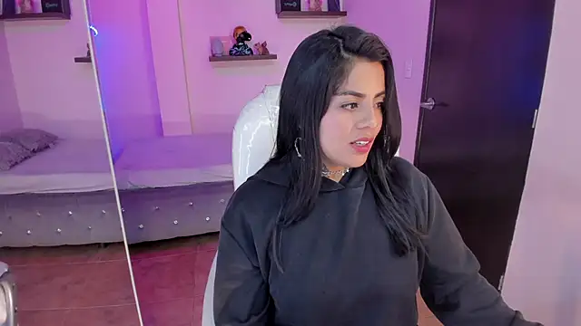 Snapshot of Catalinaa_martinez chatting on January 2025 11:51:01 PM Catalinaa martinez online show from January 2025 11:51:01 PM