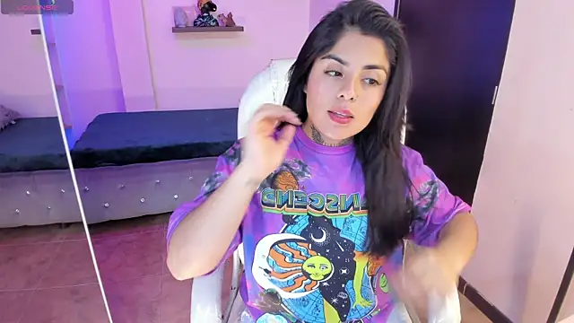 Snapshot of Catalinaa_martinez chatting on January 2025 08:13:01 PM Catalinaa martinez online show from January 2025 08:13:01 PM