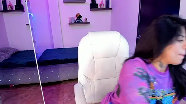 Snapshot of Catalinaa_martinez chatting on February 2025 07:31:02 PM Catalinaa martinez online show from February 2025 07:31:02 PM