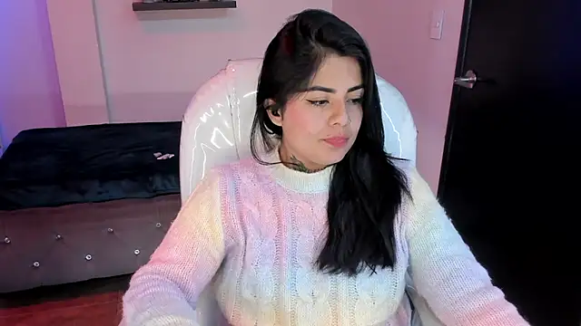 Snapshot of Catalinaa_martinez chatting on February 2025 09:13:02 PM Catalinaa martinez online show from February 2025 09:13:02 PM