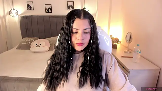 Snapshot of Catalinaa_martinez chatting on September 2025 02:57:01 AM Catalinaa martinez online show from September 2025 02:57:01 AM