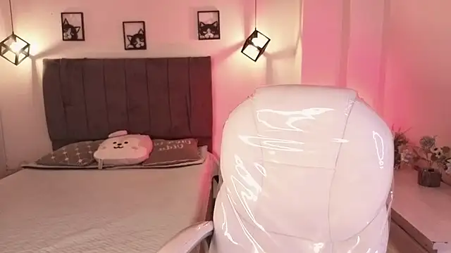 Snapshot of Catalinaa_martinez chatting on October 2025 03:28:02 AM Catalinaa martinez online show from October 2025 03:28:02 AM