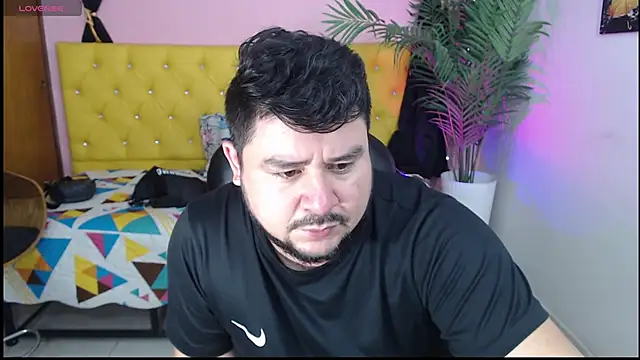 Snapshot of oso_dirty_ chatting on December 2024 05:33:01 PM oso dirty online show from December 2024 05:33:01 PM