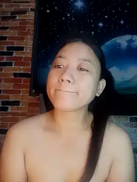 Urchanel online show from May 2026 01:11:02 AM