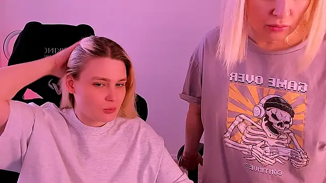 hotblonds online show from December 2024 12:12:01 PM