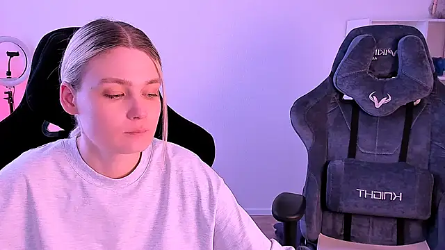 hotblonds online show from December 2024 08:09:01 AM