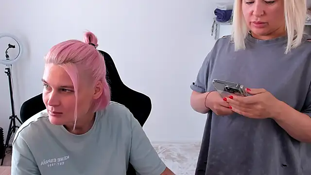 hotblonds online show from September 2025 10:53:02 AM