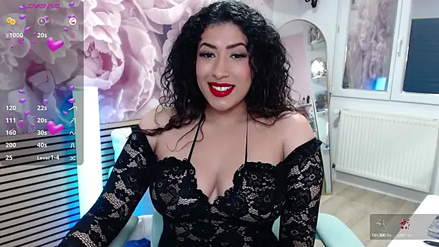 Snapshot of elettra_love chatting on October 2025 11:44:02 AM elettra love online show from October 2025 11:44:02 AM