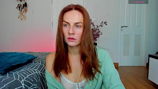 Snapshot of BritneyHall chatting on January 2025 05:16:01 AM BritneyHall online show from January 2025 05:16:01 AM