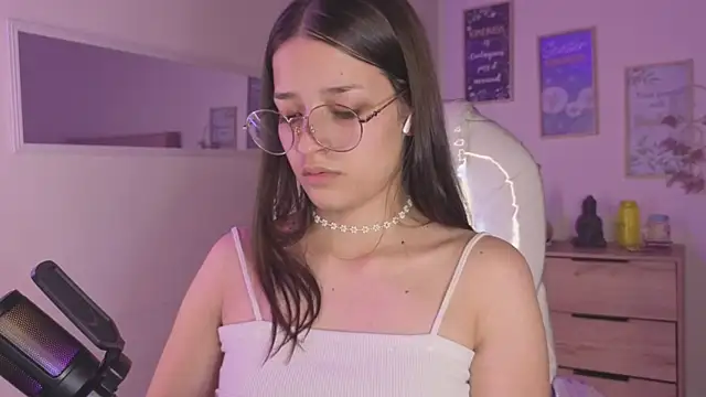 Amaia Daniells online show from October 2025 03:49:01 AM