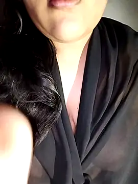 Snapshot of Annerae chatting on October 2025 04:02:01 PM Annerae online show from October 2025 04:02:01 PM