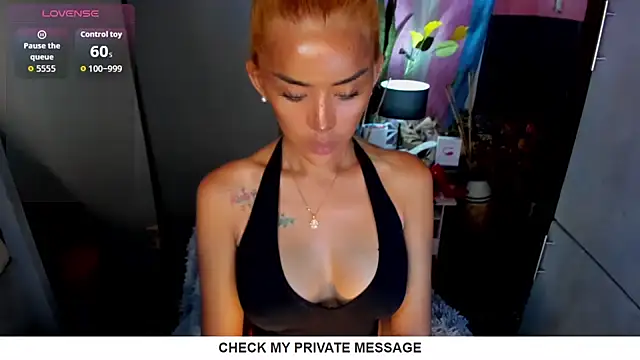 QuiinMollyXxX online show from June 2026 04:11:02 AM