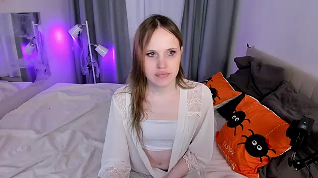 Snapshot of EffieMinki chatting on October 2025 06:50:02 AM EffieMinki online show from October 2025 06:50:02 AM