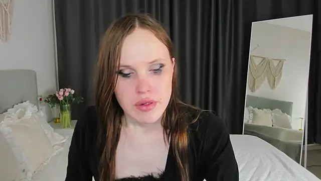 EffieMinki online show from May 2026 08:59:01 PM