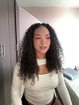 Snapshot of mariam_hill chatting on December 2024 04:05:01 PM mariam hill online show from December 2024 04:05:01 PM