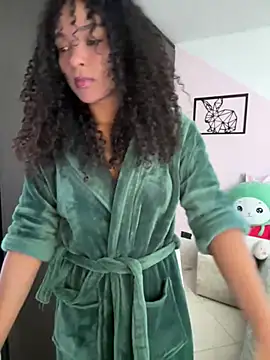 Snapshot of mariam_hill chatting on December 2024 02:42:02 PM mariam hill online show from December 2024 02:42:02 PM