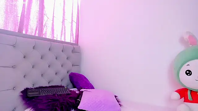 Snapshot of mariam_hill chatting on January 2025 06:43:01 PM mariam hill online show from January 2025 06:43:01 PM