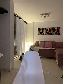 Snapshot of mariam_hill chatting on January 2025 12:37:01 AM mariam hill online show from January 2025 12:37:01 AM