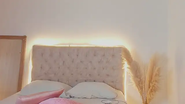 Snapshot of mariam_hill chatting on September 2025 10:00:01 PM mariam hill online show from September 2025 10:00:01 PM