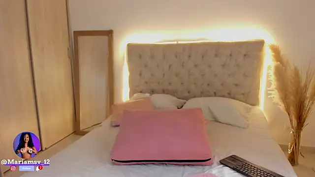 Snapshot of mariam_hill chatting on September 2025 08:25:01 PM mariam hill online show from September 2025 08:25:01 PM