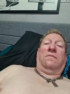 tomtom111111 online show from September 2025 03:55:02 PM