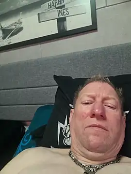 tomtom111111 online show from October 2025 01:54:01 PM