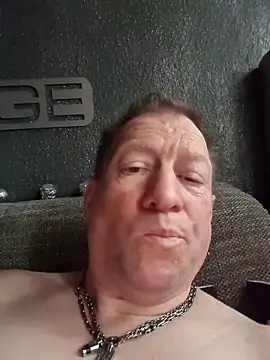 Snapshot of tomtom111111 chatting on February 2026 02:02:02 PM tomtom111111 online show from February 2026 02:02:02 PM