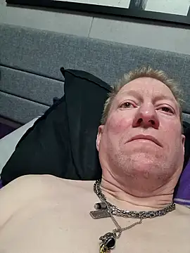 Snapshot of tomtom111111 chatting on February 2026 05:01:01 PM tomtom111111 online show from February 2026 05:01:01 PM